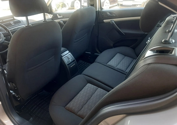 Skoda Octavia cena 20900 przebieg: 243866, rok produkcji 2010 z Oborniki małe 352
